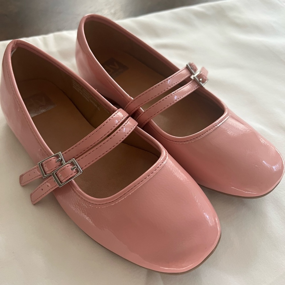 dv Dolce Vita Girls -Size 2 shoes. Gently worn.